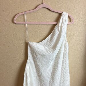 Amanda Uprichard | $250 R one should dress